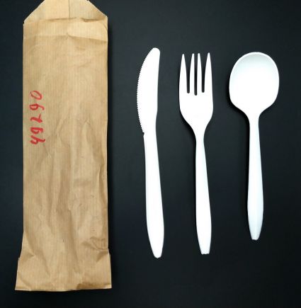 Набор одноразовый из кукурузного крахмала (вилка, нож, ложка, крафт пакет) - 1